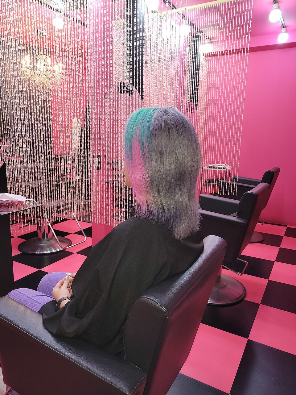 原色派手髪 原色ミントグリーン 原色ピンク グレイアッシュ