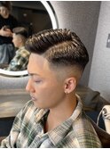 七三分け　フェードカット　ビジネススタイル