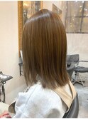 シンプルストレート大人ミディナチュラルブロンドベージュ渋谷