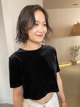 イノセントヘア(innocent.hair) アンニュイパーマと暗髪透明感カラー