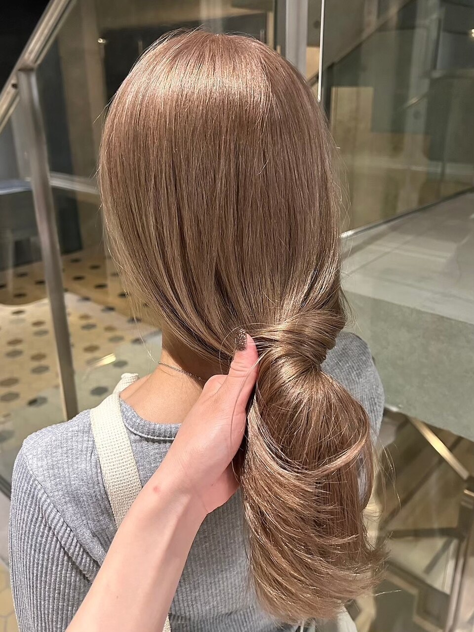 2025年-2026年冬】キャラメルベージュの髪型・ヘアアレンジ｜人気順