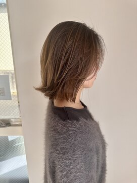 リノア 鵠沼海岸(LINOA) デザインカラー/レイヤーカット/ウェットヘア/オリーブベージュ