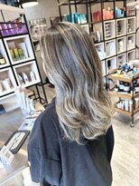 ヘアメイク ゼロ(0)&nbsp;ハイライトグラデーション