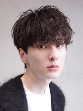 レタッチ バイ フィフス 天神大名(RETOUCH by fifth) 福岡天神ゆるめシャドウパーマメンズマッシュウルフカット緩め