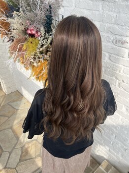 アリー(ALii)の写真/グレイカラー・ダブルカラーお任せください◎髪質改善など幅広く施術可能なプライベートサロン♪