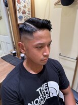 フォーコーナーズ(Four Corners)&nbsp;サイドパート/七三分け/バーバー/フェード