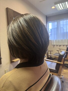 透明感オリーブベージュ艶カラーうるツヤ小顔ボブ20代30代40代