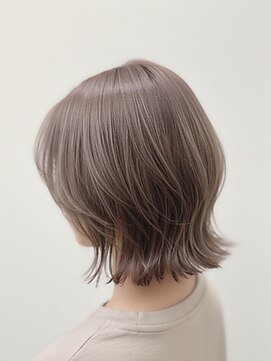 ミルクティーベージュくびれ外ハネボブクラゲヘアー小顔富士吉田