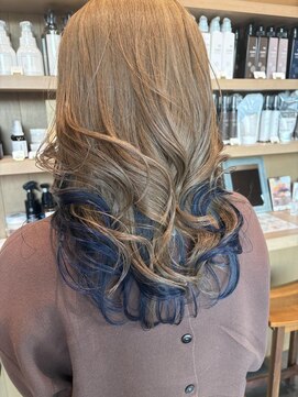 カプロ キャトル(Capullo de Quatre) シアーベージュ×ブルーインナーカラー