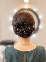 コマリ(comari)&nbsp;シニヨンスタイル