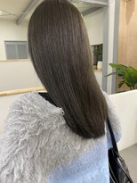 ファブ(fab.)&nbsp;赤みを抑えた透明感グレージュ