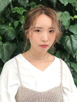 ビヨンドイー(beyond E)&nbsp;ラフなお団子ヘア