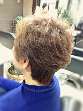 キャン 温品店(CAN) 【CAN】40代以上に大人気！クセ毛を活かしたショートスタイル