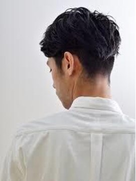 ワンデイ(One day) ビジネスシーンでも浮かない清潔感＆爽やかさのあるスタイルに。