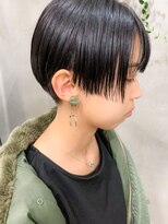 テトヘアー(teto hair) スリークショート、前下がり、刈り上げ女子、黒髪
