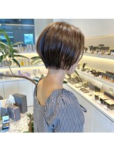 アーティザナル ニノミヤ(artisanale) 丸みショートボブ