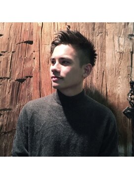 ヘアーラウンジ エゴ(Hair Lounge EGO) ナチュラル刈り上げで男前ベリーショートに　アップバング