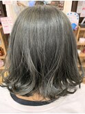 外ハネ切りっぱなしボブ