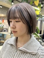 前髪インナーカラーベージュカラーミルクティーベージュブリーチ