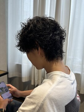 ハイル(KHAIR) アッシュブラックで無造作パーマに《谷　昂将》