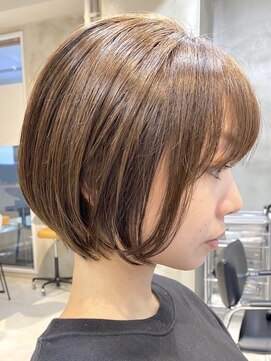 エリマ 調布(elima) ショートヘア顔周りレイヤーブリーチダブルカラーショートボブ