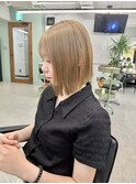 ショートボブ切りっぱなしボブタッセルボブベージュカラー横浜