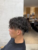 メンズクル(men's quru.)&nbsp;ツイストスパイラルパーマ刈り上げセンターパート春日井駅勝川駅