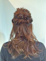 ビグディーサロン(BIGOUDI salon koshien)&nbsp;【ISAACBLANCO】くるりんぱ簡単アレンジ