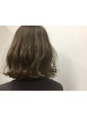 オリーブカラー×切りっぱなしボブ