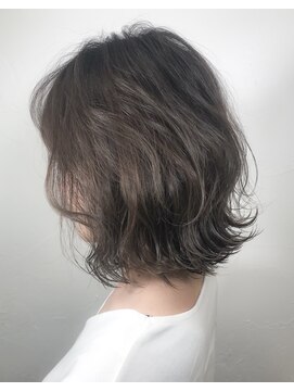 ウィロー(WILLOW) 『WILLOW』切りっぱなしボブ×波ウェーブ(井下貴史)