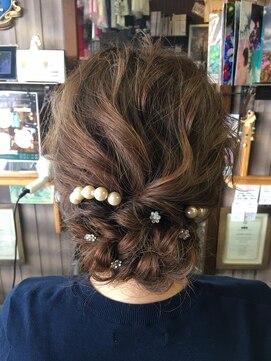 オーバーキャプテンネイキッド(OVER CAPTAIN NAKED) シニヨンスタイル*三つ編みアレンジ