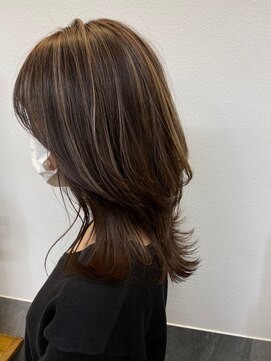 アイコニック 天神店(ICONIQ) ミディアムレイヤー＋ハイライトカラー