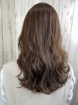 アンダーバーホワイト 南海難波店(_WHITE) 【＿white+】ミルクティーベージュ×大人ロングスタイル