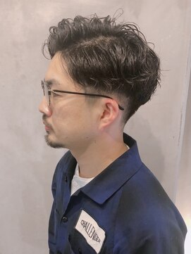 フランクスバーバーリザーブ 人形町店(FRANK’S BARBER RESERVE) ツーブロックスパイラルアップバングスパイラル　ｙ