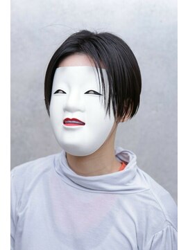 コマ(coma) センターパート刈り上げ女子リヴァイヘア【coma中野】