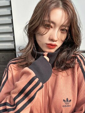 ホスタ 大阪梅田店(fosta) ベージュインナーカラーショートボブレイヤーミディアム前髪