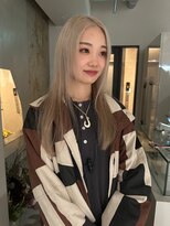 ホワイトベージュ