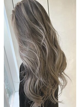 リフル 八王子(RIFULL) ハイライト　レイヤー ショートヘア　ボブ　くびれレイヤー