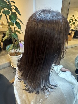 スリー(three) ナチュラルストレート