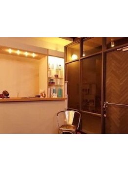 広々とした開放感のある店内で、ゆったりとした居心地のいいサロンtimeを♪毎日頑張る自分へのご褒美に＊