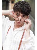 カライング(ing)&nbsp;スーツ短髪ツーブロック束感モテる黒髪シークレットパーマ流行