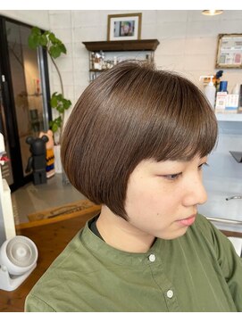 ア セカンド 清藤美容室第弐號(a sekand) オリーブベージュカラーのショートボブスタイル
