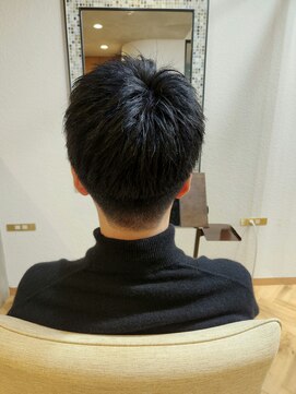 コネロマ(coneroma) 低め刈り上げベリーショート