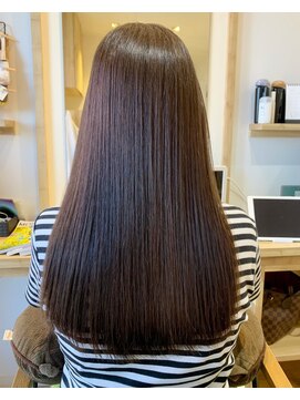 カミケンネクスト(kamiken.next) 60代 美髪ストレート後ろ姿美人 若見え【カミケンネクスト】