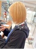 【morio】札幌ボブ　ぱつっとハイトーンボブ