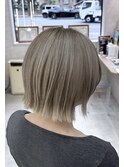 ホワイトベージュ