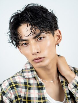 オーシャントーキョーオーバー 渋谷(OCEAN TOKYO OVER) メンズショートフェザーパーマセンターパートニュアンスパーマ