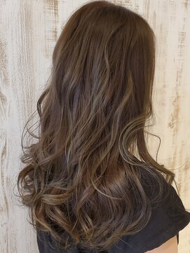 リッシュグランデ(riche GRANDE by CHANDEUR) アッシュベージュ＋ハイライトカラー/ちょっとクールロング