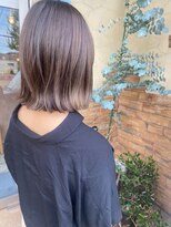 シー 岡崎(,SHE)&nbsp;斜めバング/グレージュカラー/デザインカラー/東岡崎