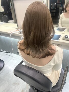 リリー(Lilley) 韓国ヘア×レイヤーカット×ブリーチカラー